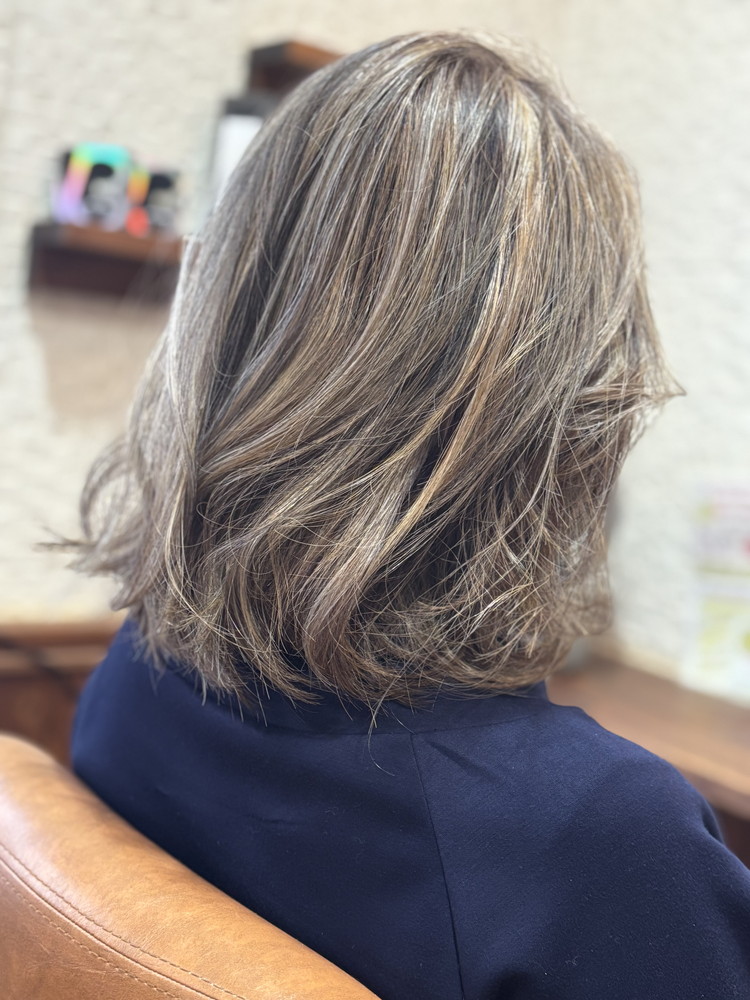 60代 髪質改善カラー白髪ぼかしシルバー×ローライト